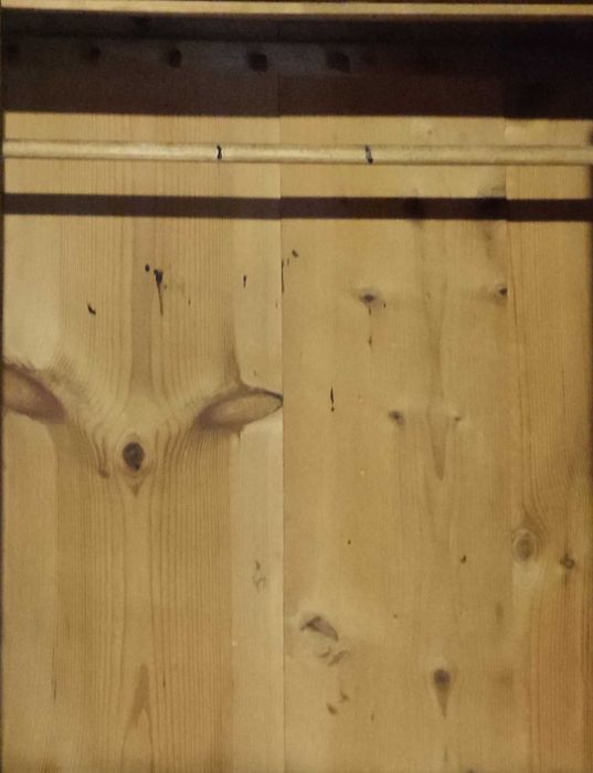 Zabytkowa szafa do renowacji