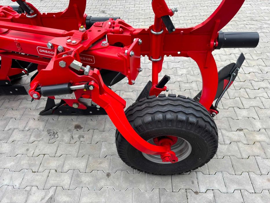 Pług obrotowy 4 skibowy Gregoire Besson ROVER 50 VARIO