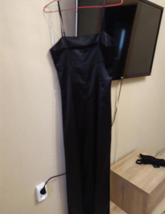Шикарна чорна сатинова сукня в підлогу Xanaka