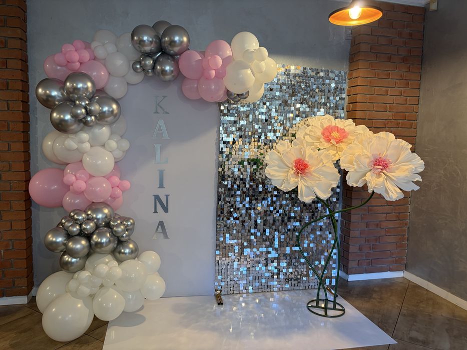 Kwiaty giganty ścianki balonowe balony girlandy hel ledy