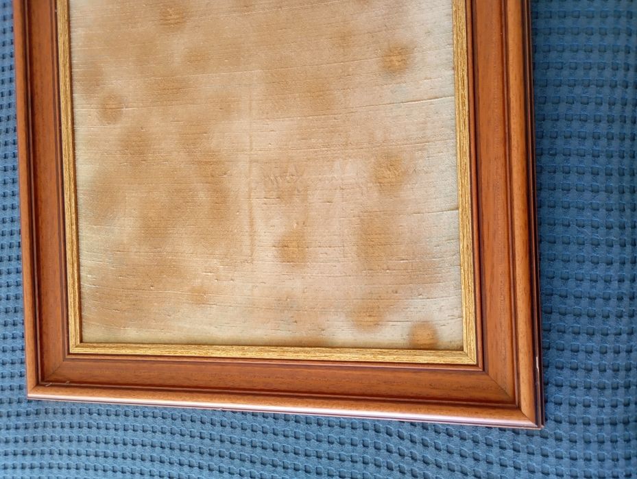 Quadro c/ moldura madeira bonita, com anjo colado que pode substituir