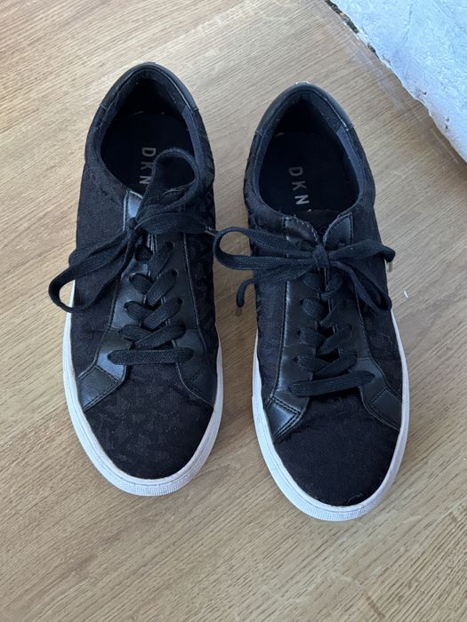 Buty sportowe tenisówki sneakersy DKNY Court 38