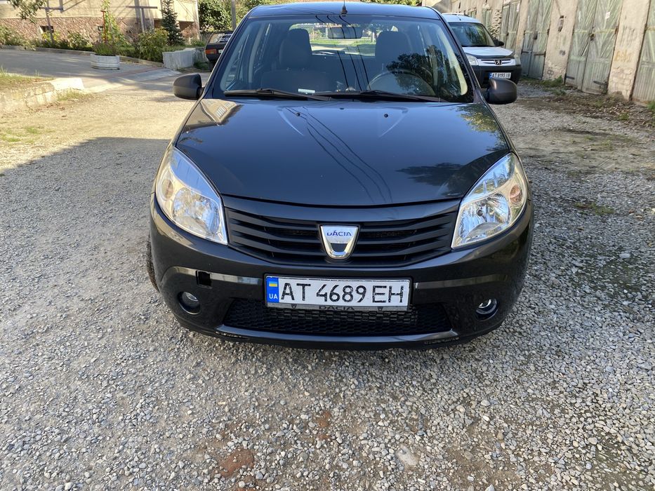 Продаж автомобіля Dacia 2010