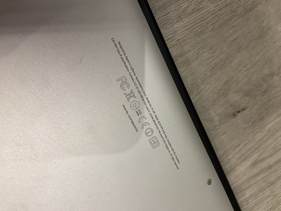 Apple MacBook Pro A1297