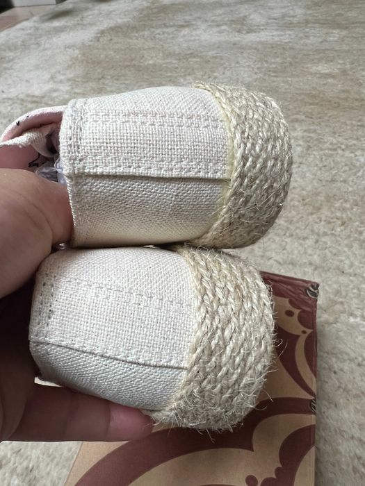 espadryle trampki Kylie Crazy roz 32/ 20 cm beżowe sznurowane