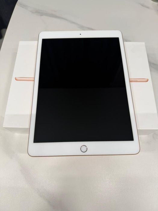 Продам IPAD 8 32Гб. Состояние отличное .