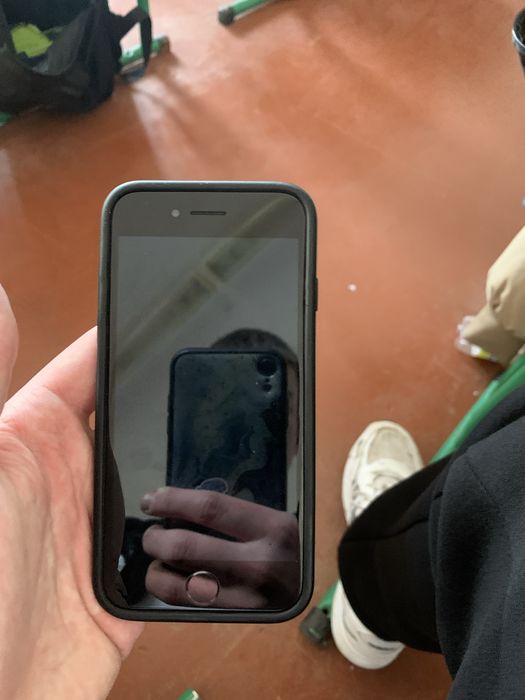 Продається Iphone 8 можливий торг