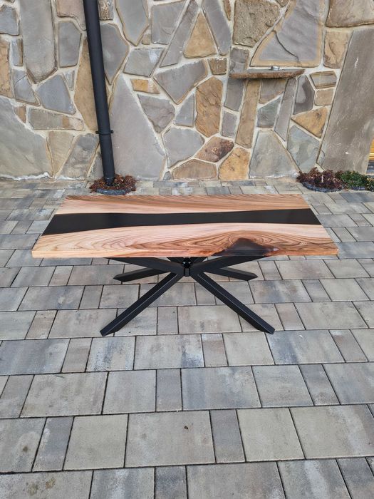 Stolik kawowy 115×55 – żywica + drewno lite, ręczne wykonanie