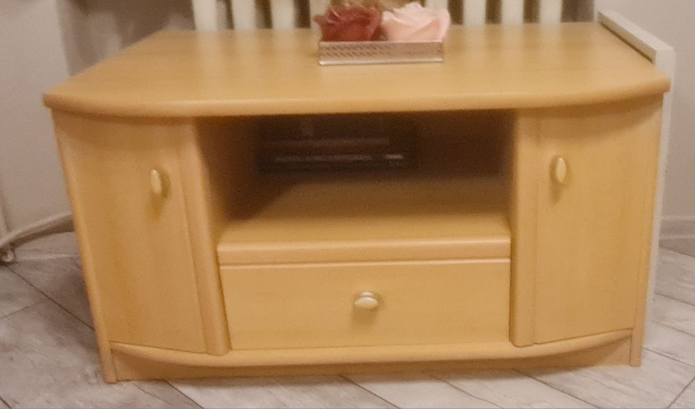 Szafka- regał pod telewizor