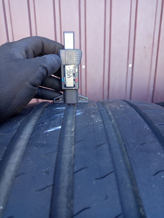 2szt opon Bridgestone 285/35 R 22