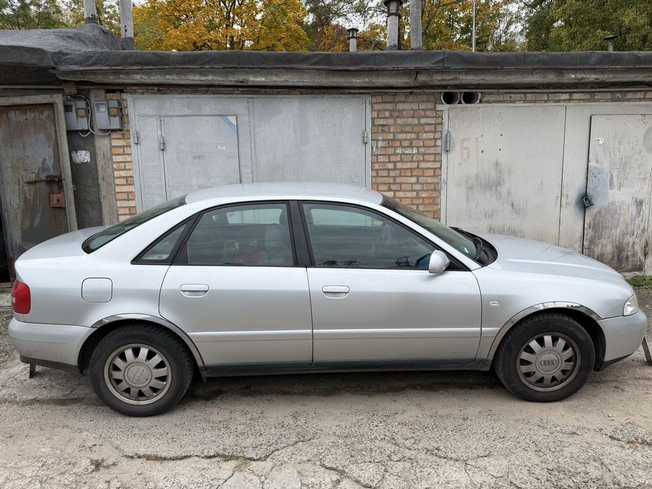 Продам Audi A4 B5 1.8 Автомат  тільки з Німеччини