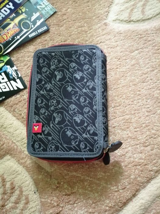 Piórnik Angry Birds