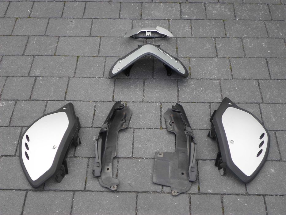 Osłony MT09 Akcesoryjne Owiewki Nakladki mt-09 Szyba 2014r Wysylka