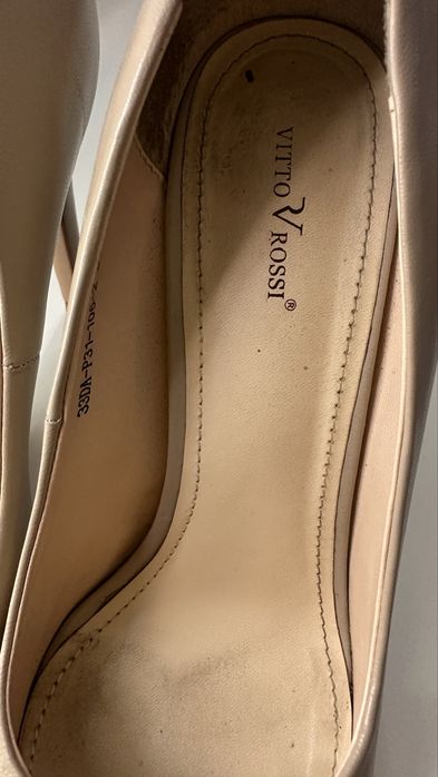 Туфлі бєж розмір 38