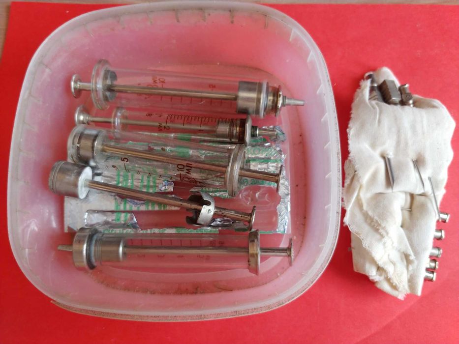 Шприц багаторазовий многоразовый стеклянный СССР иголки медицинские