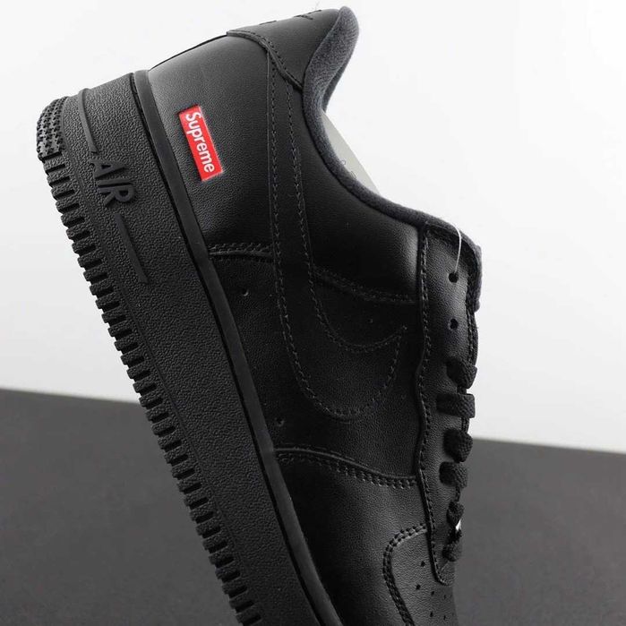 Nike Air Force 1 Supreme R. 39