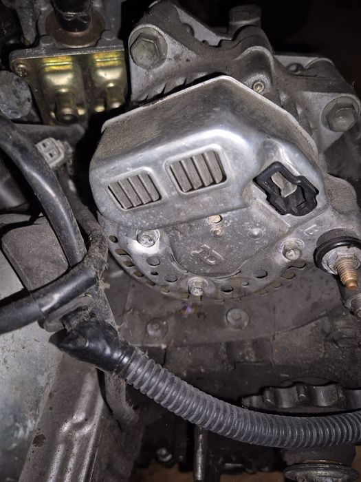 Suzuki Bandit GSF 600 alternator olejak 00-05