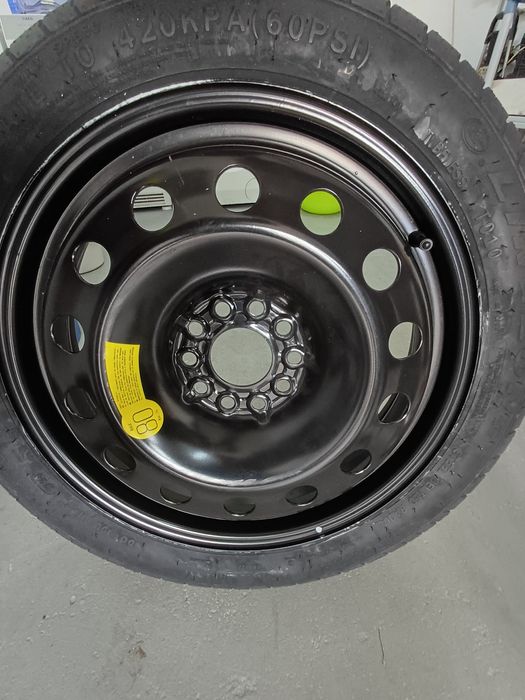 Pneu suplente Mercedes