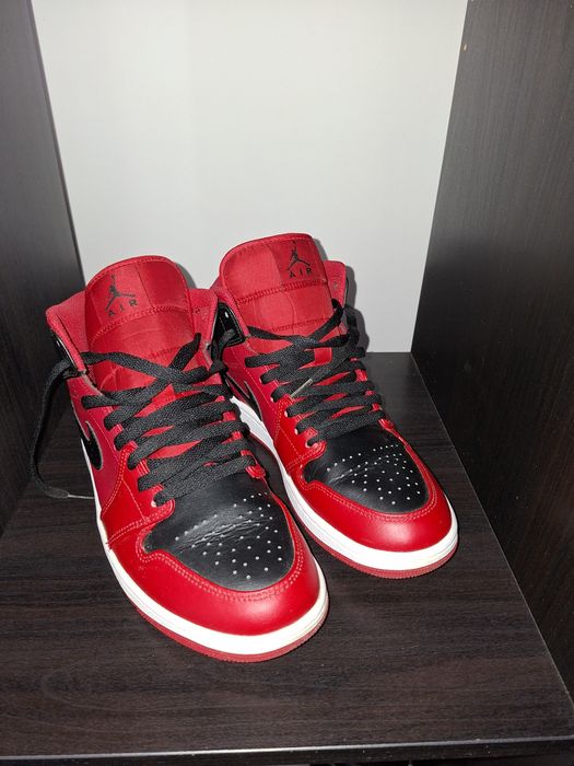 Sapatilhas air jordan mid pretas e vermelhas originais