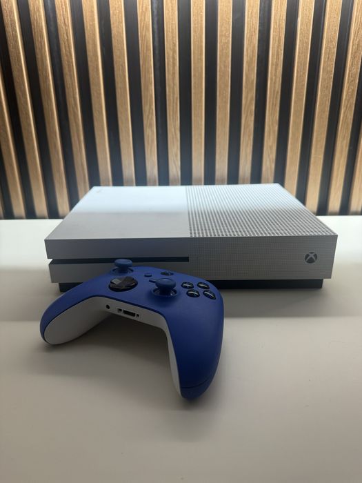 Xbox one s + comando