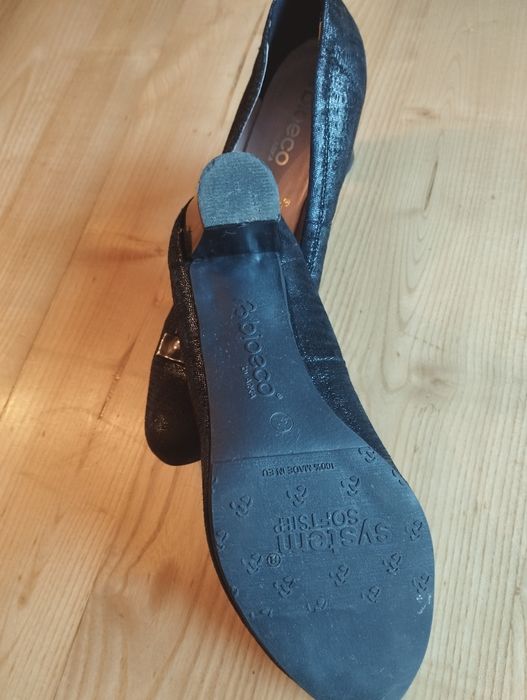 Buty na obcasie, błyszczące 41