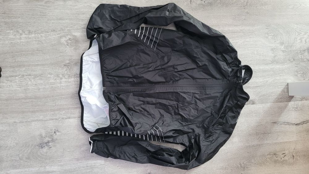 Zestaw ubrań i akcesoriów rowerowych