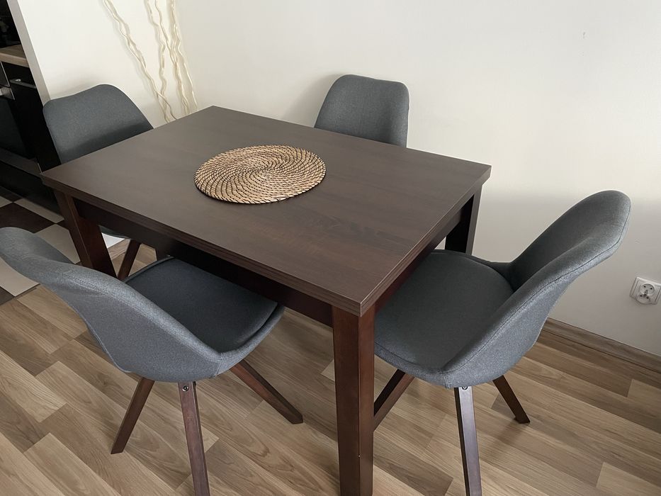 Stół z krzeslami Agata
