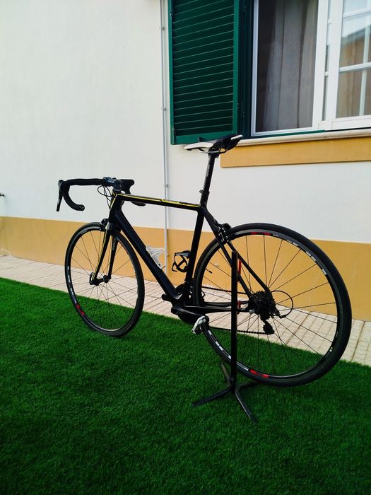 Bicicleta Focus cayo evo carbono