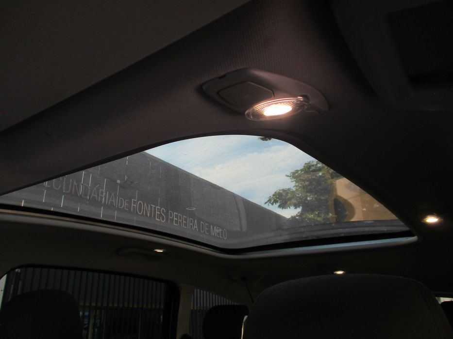 Ford S-Max — fotografia 10