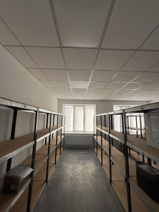 Офісні приміщення на Парковій 3а, перша лінія.