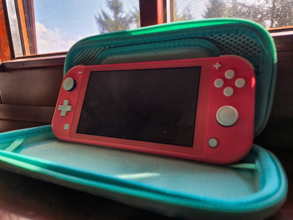 Nintendo switch lite + etui - pastelowy czerwony | dobry stan