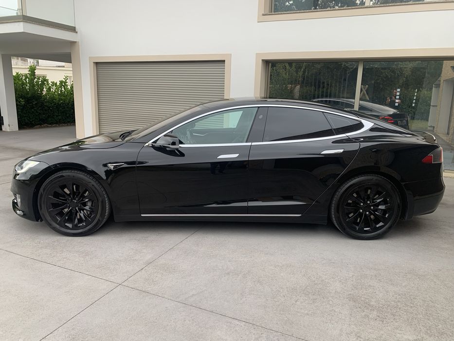 Tesla Model S 75