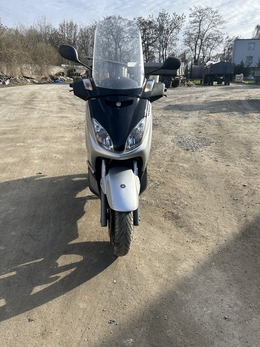 Yamaha Xmax 25 .