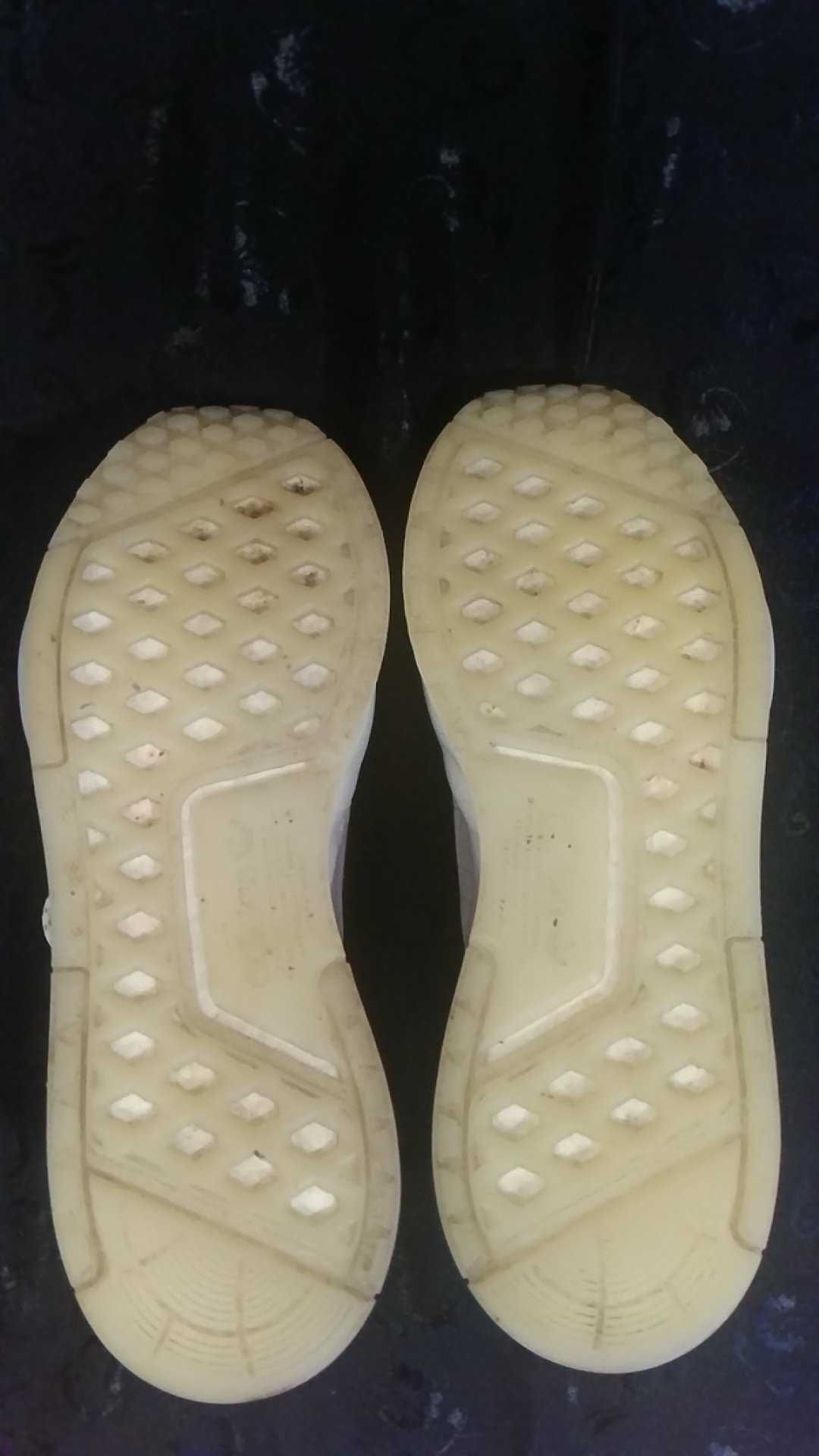 Adidas NMD V3 .44 5 1 650 Olx