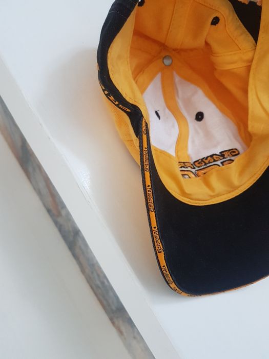 Czapka  .   fajna.