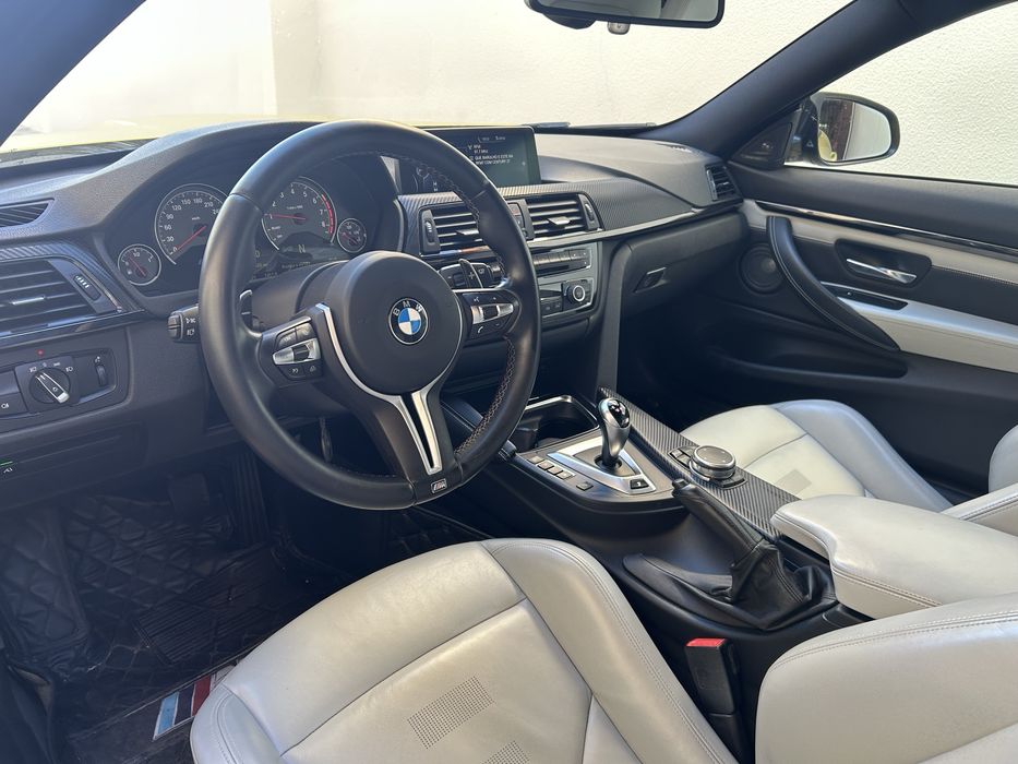 BMW M4 Auto