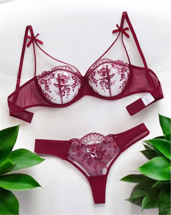 Elegancki stylowy czerwony komplet bielizny rozmiar M