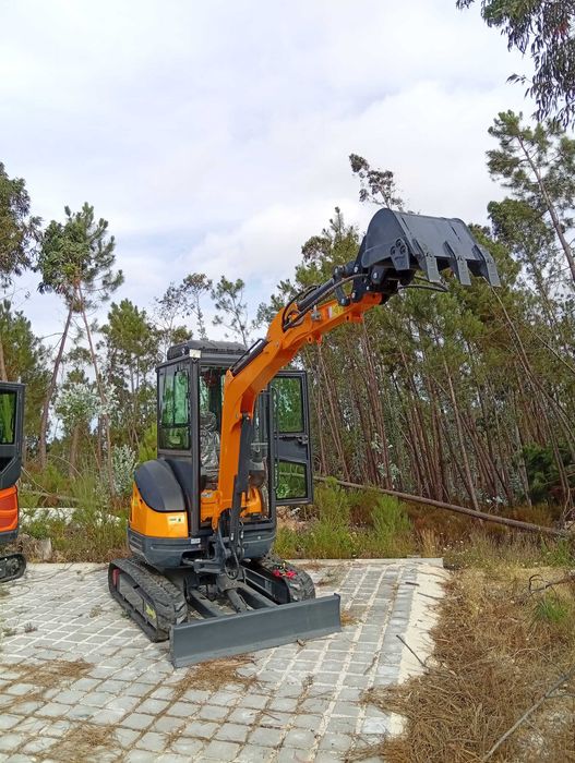 Máquina giratória kubott duas toneladas e meia