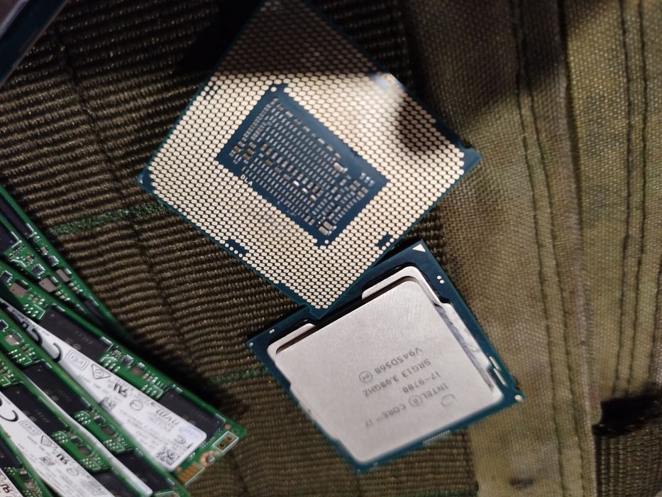 Процесор intel core i7 9700 інтел 1151-v2