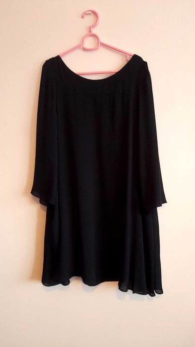 Varios vestidos compridos midi varias cores varios tamanhos.