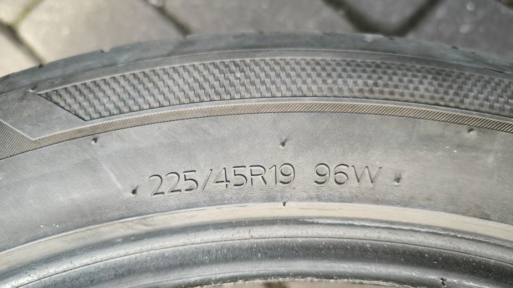 Hankook ventus S1 evo 3 225/45/19 96W