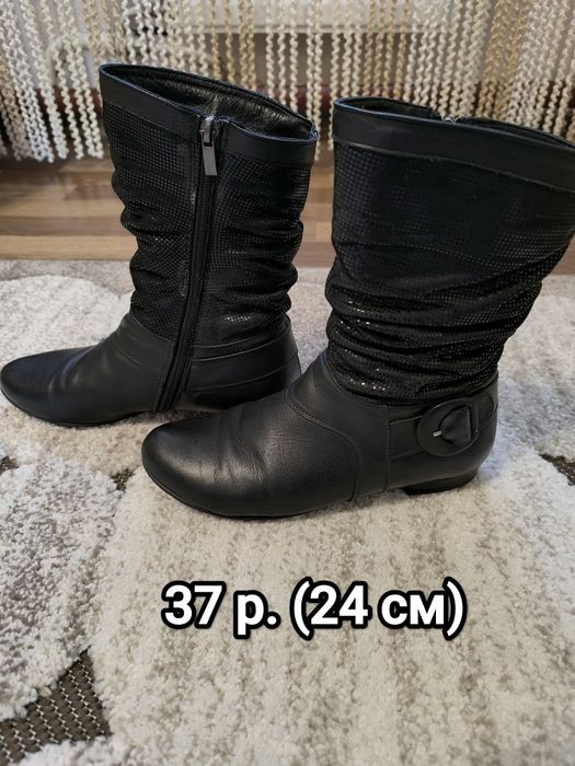 Жіночі костюми та куртки