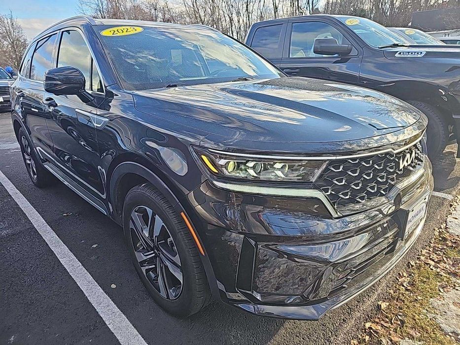 Kia Sorento Plug-In Hybrid SX-Prestige 2023 — топовый гибрид для семьи