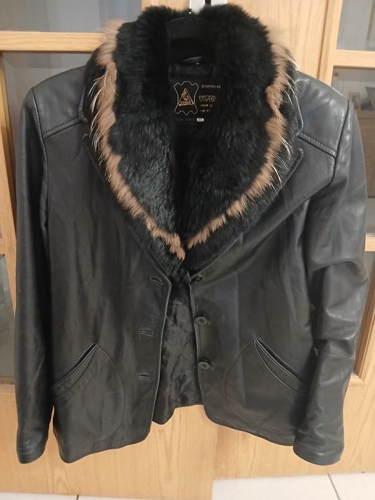 Casaco feminino. de  couro genuína .