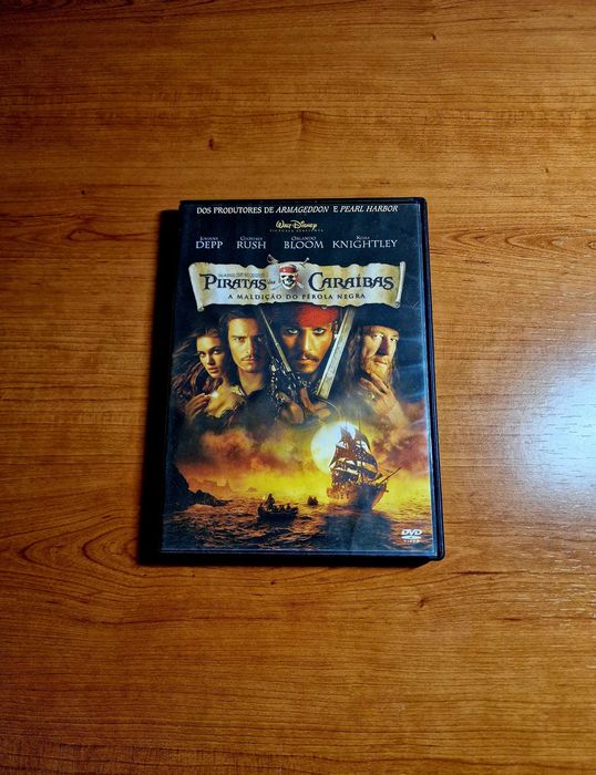PIRATA DAS CARAÍBAS - A Maldição do Pérola Negra (Johnny Depp/Keira Kn