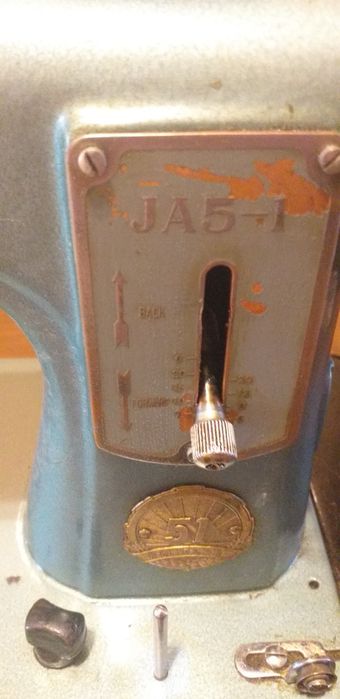 Швейна машинка 1962 року. Китай JA5-1. Швейная машинка. Швейна машинка