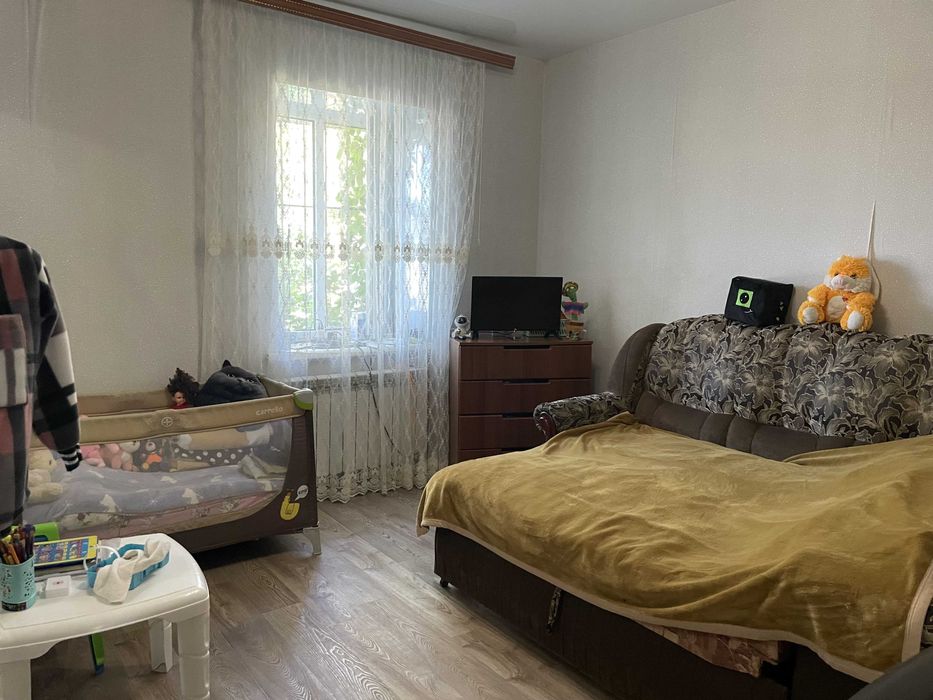 2 ком. квартира в пгт Доброслав! С ремонтом - заходи и живи