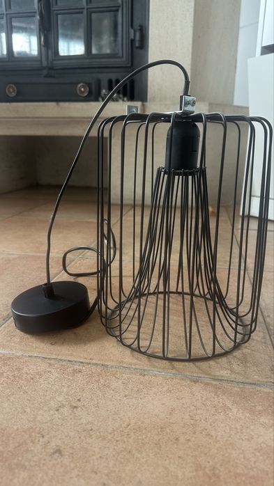 Candeeiro de Teto Industrial em Metal Preto