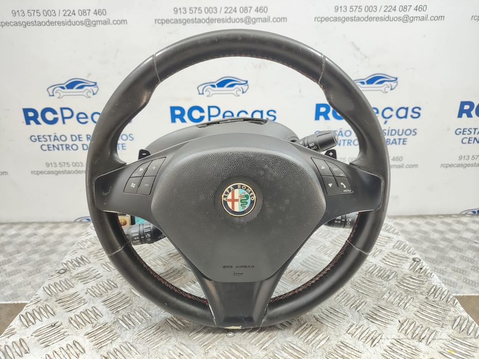 Volante Guiador em Pele Comando Multifunções com Patilhas Airbag Alfa
