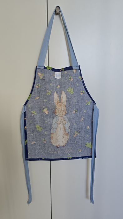 Avental Infantil Peter Rabbit (Pedrito Coelho) Azul